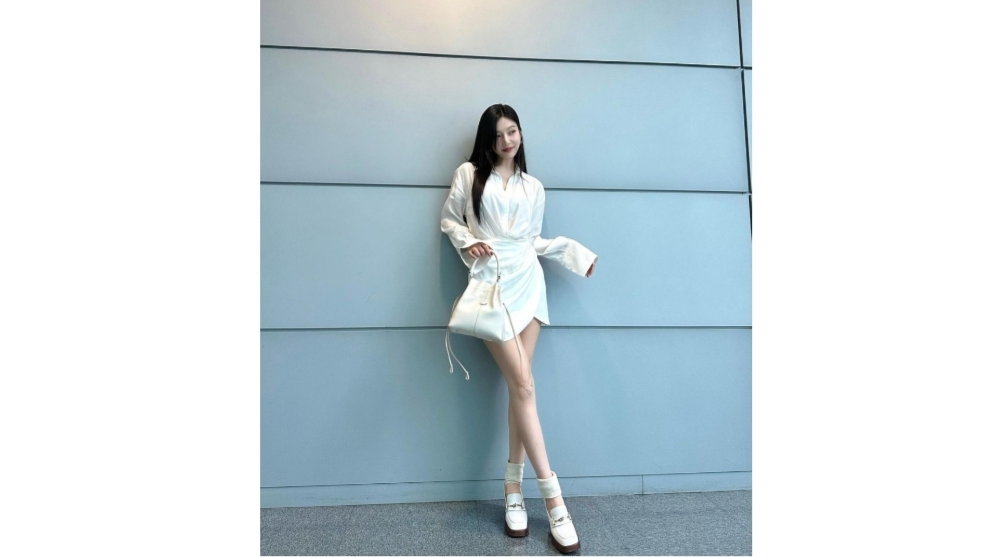 Joy Red Velvet stílusú öltözékötlet (_imyour_joy)