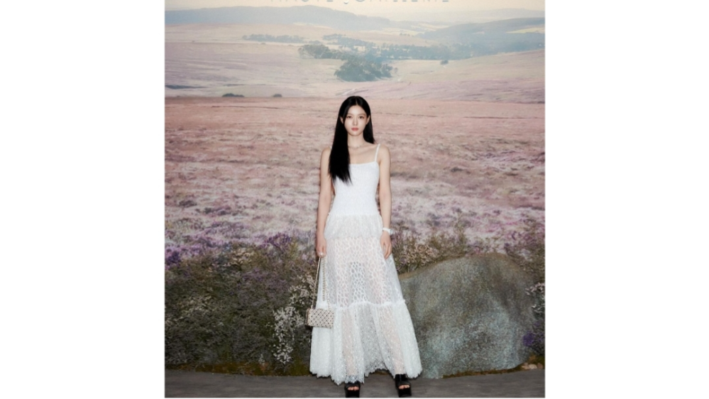 utalás Kim Yoo Jung nőies stílusára (instagram.com/you_r_love)