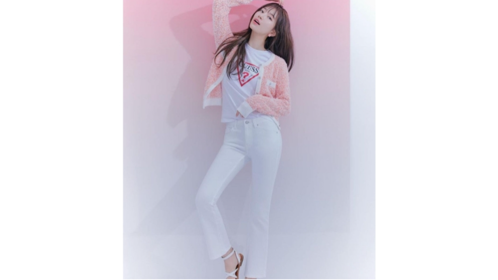 Suzy stílusú farmerruha-ötletek (instagram.com/skuukzky)