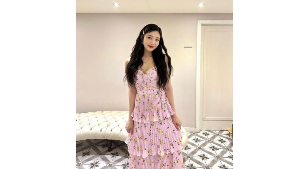 Joy Red Velvet stílusú öltözékötlet (_imyour_joy)