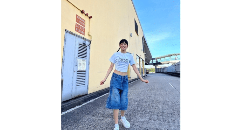 Minnie ruházati hivatkozás (instagram.com/min.nicha)