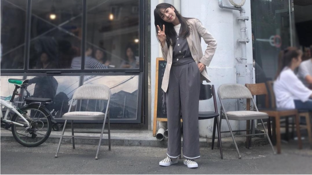 Seol in Ah stílusú outfit ötletek (instagram.com/_seorina)