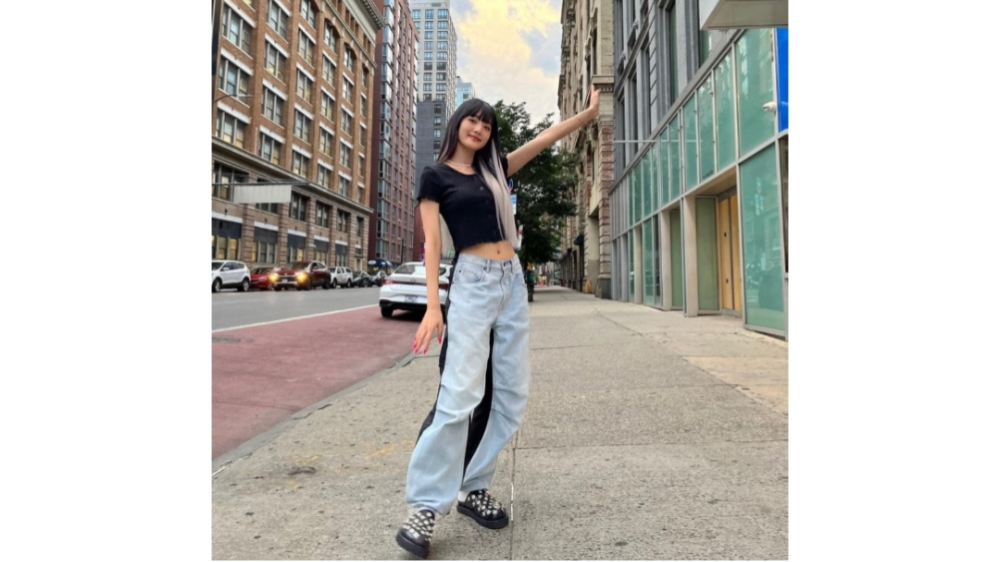 Minnie stílusú farmerruha (instagram.com/min.nicha)