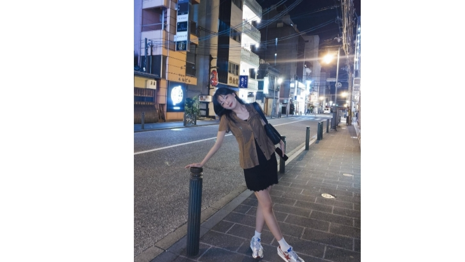 Seulgi-stílusú egyszerű öltözékötletek (instagram.com/hi_sseulgi)