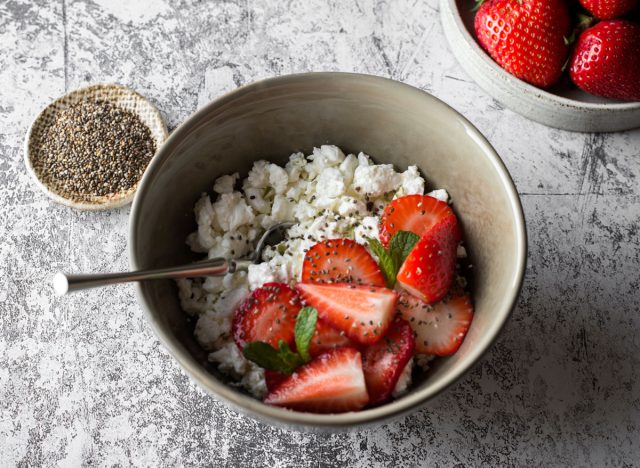 túrós chia mag eper magas fehérjetartalmú snack