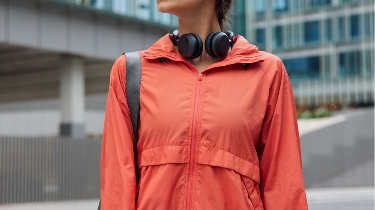 Sportruházati illusztráció (Freepik/wayhomestudio)