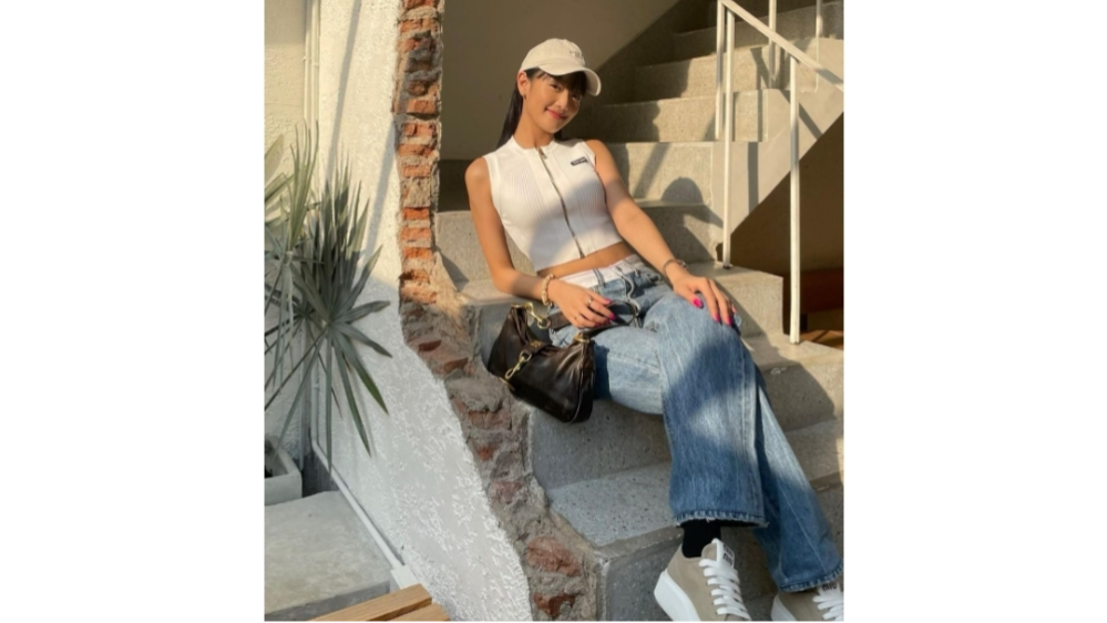 Minnie stílusú farmerruha (instagram.com/min.nicha)