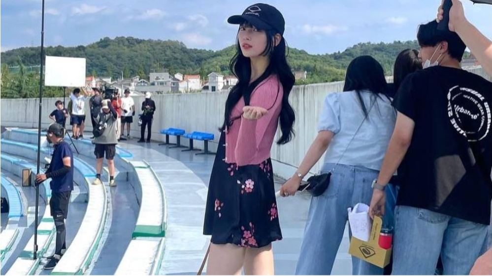 Suzy rózsaszín ruhák stílusötletei (instagram.com/skuukzky)