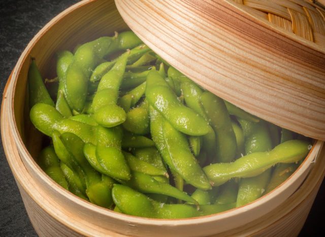 párolt edamame