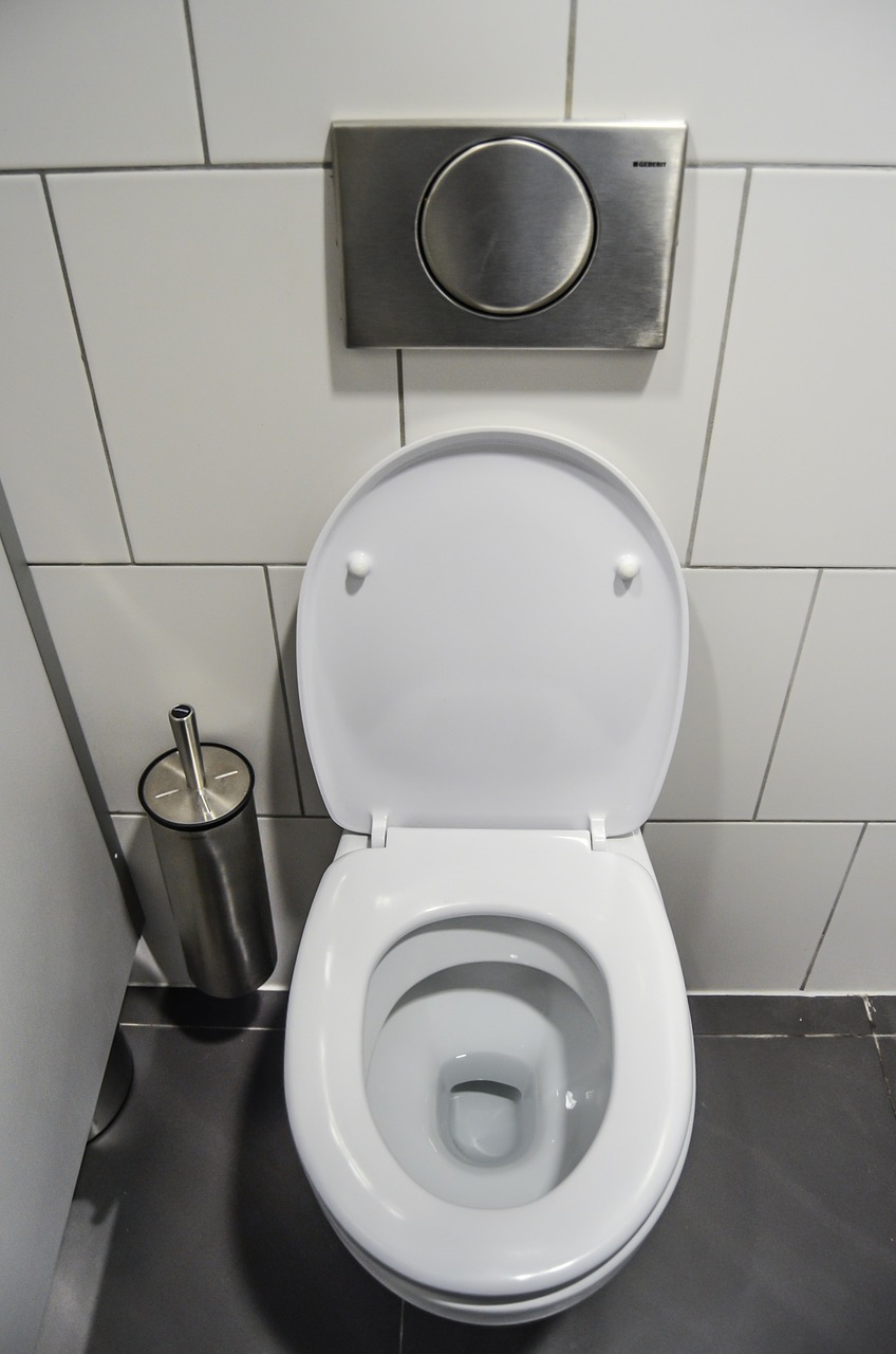A WC tökéletes tisztításának legjobb módja: Nincs vízkő, nincs sárga folt, és minden tisztán ragyog!