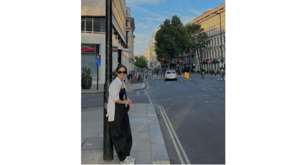 Seulgi-stílusú egyszerű öltözékötletek (instagram.com/hi_sseulgi)