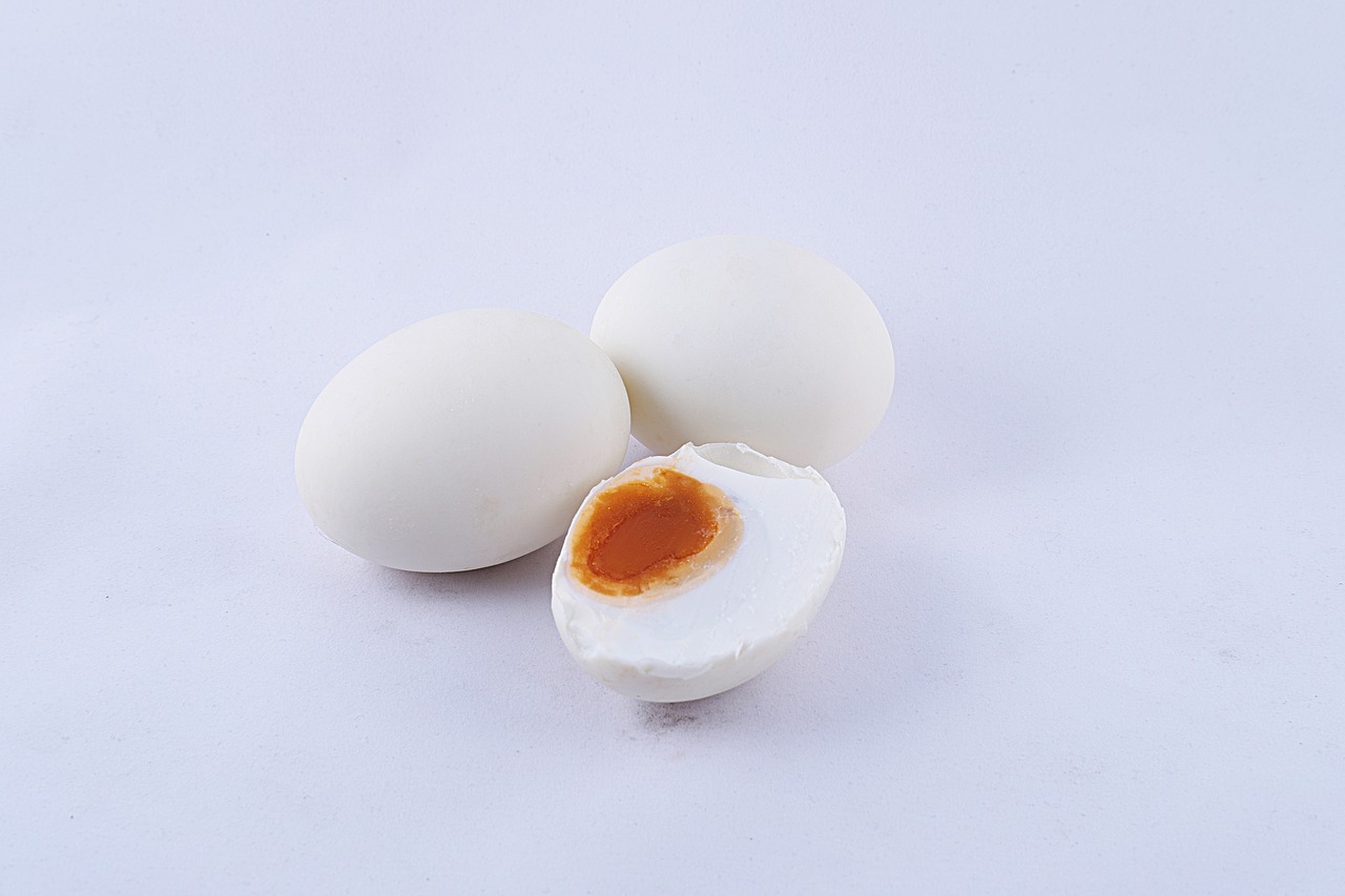 Tanuld meg ezt a ZSeniális trükköt a kemény tojások főzéséhez: Egyszerűen hámozd le a héját HULLADÉK NÉLKÜL!