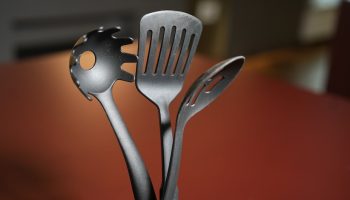 fekete konyhai eszközök