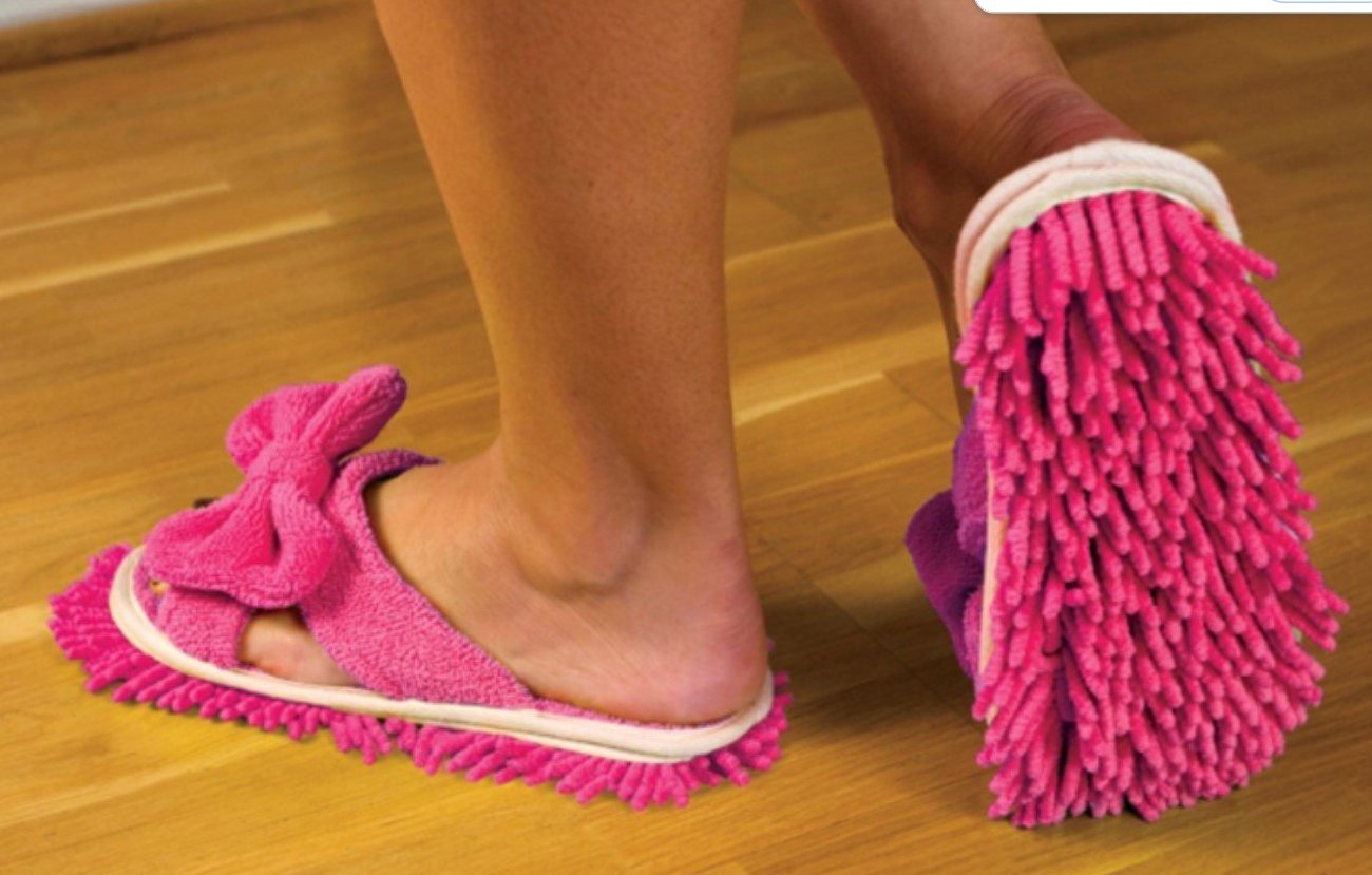 Hogyan tisztítsuk a padlót anélkül, hogy megerőltetnénk a hátunkat: szobatisztítási tippek fáradt háziasszonyoknak Hogyan tisztítsuk a padlót anélkül, hogy megerőltetnénk a hátunkat: szobatisztítási tippek fáradt háziasszonyoknak