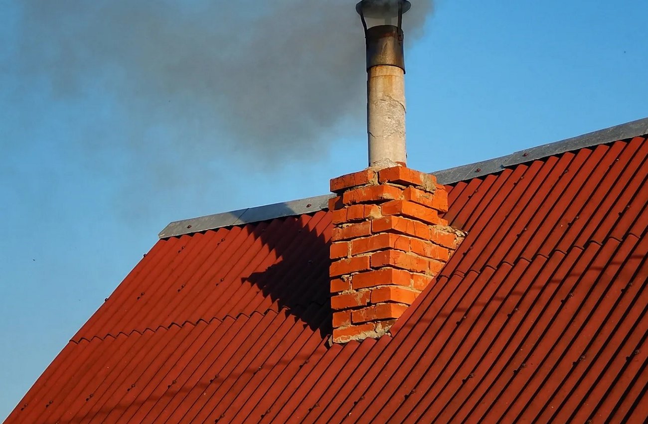 A kémény tökéletesen tiszta lesz: 3 gyors módszer a korom tisztítására szakember nélkül A kémény tökéletesen tiszta lesz: 3 gyors módszer a korom tisztítására szakember nélkül