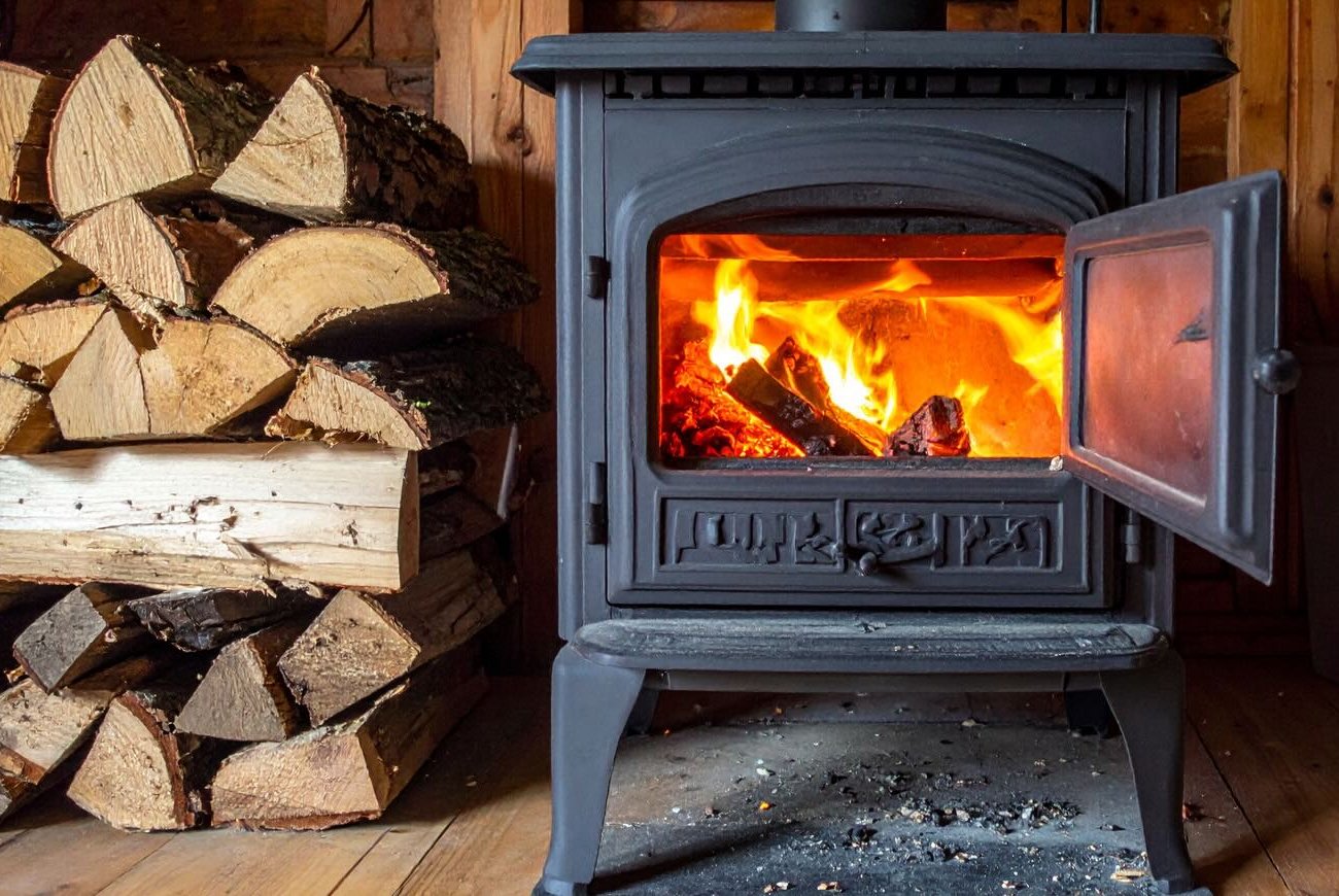 A kályha évtizedekig bírja, ha nem ezzel a fával fűti: vegye figyelembe a nyári lakosokat A kályha évtizedekig bírja, ha nem ezzel a fával fűti: vegye figyelembe a nyári lakosokat