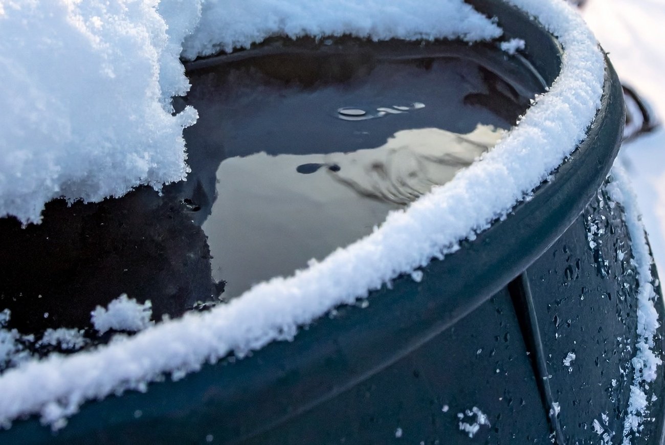 Egy hordó víz nem reped ki télen: bevált módszer a tartály védelmére Egy hordó víz nem reped ki télen: bevált módszer a tartály védelmére